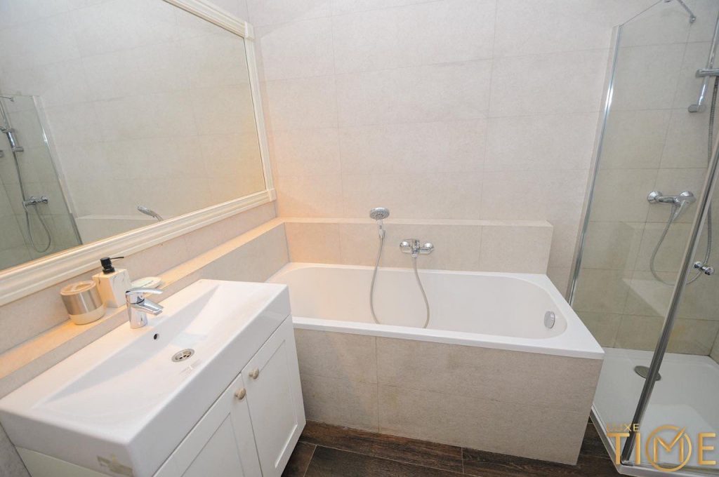 a2b5c27c-c451-4bd6-a6ad-3f87faf60ea9